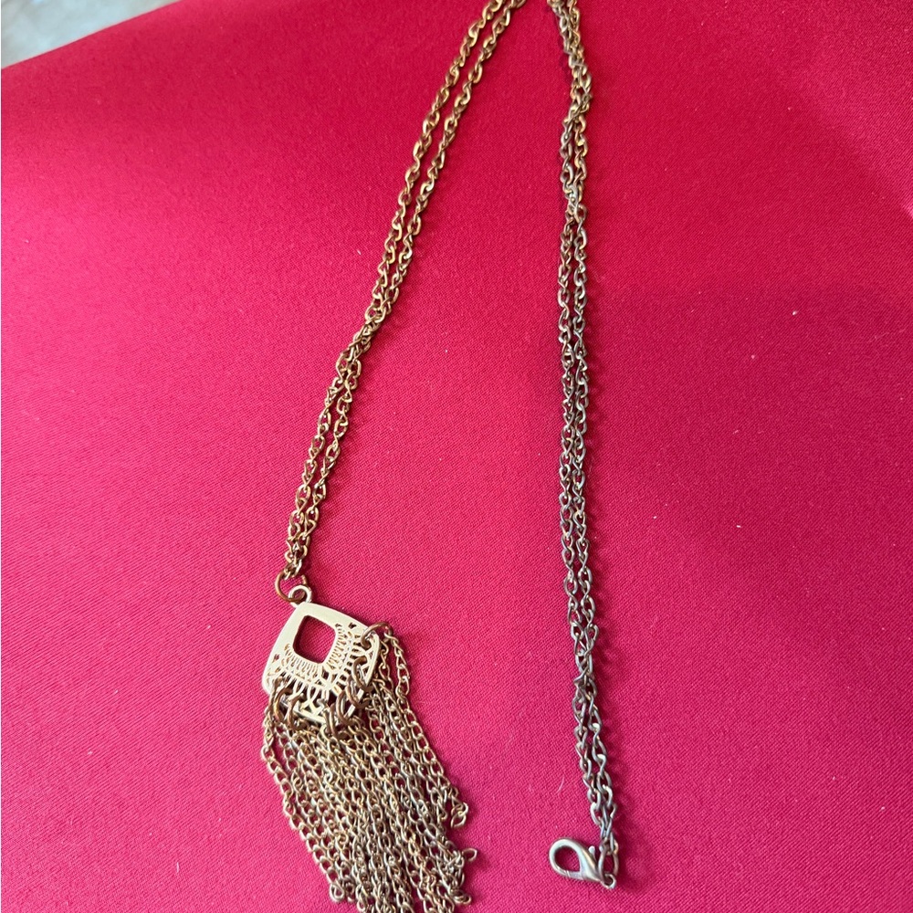 ⭐️ FREE w/purchase from my closet! Chic Goldtone Tassel Necklace